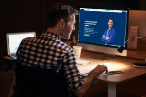 Novo site da Torge Sistemas exibido na tela de um computador